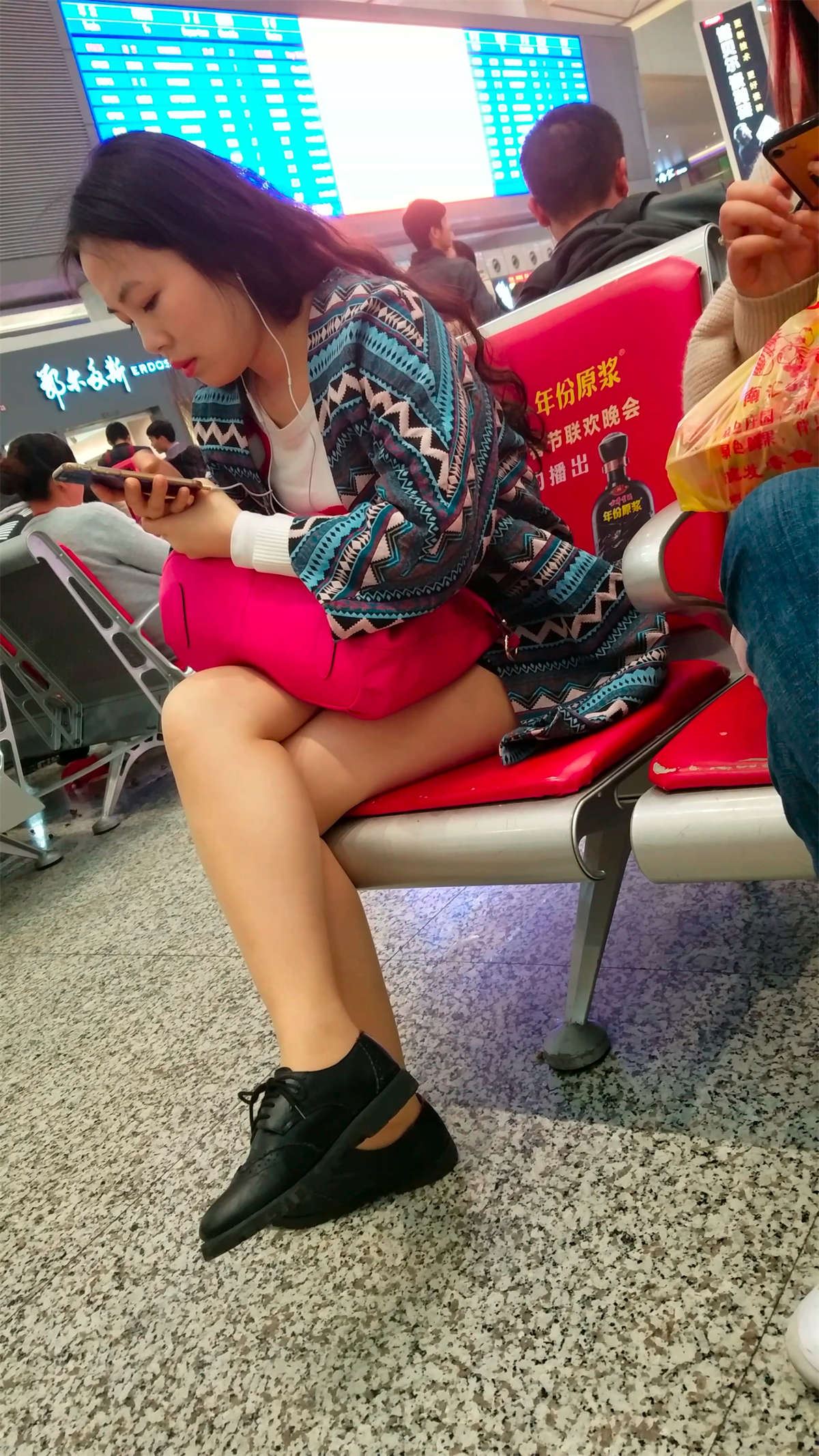短裙漂亮少妇