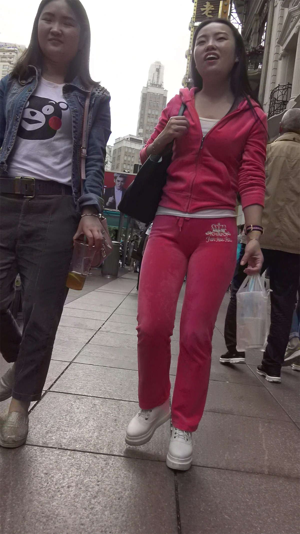 超级饱满美三角粉红色套装韵味美女