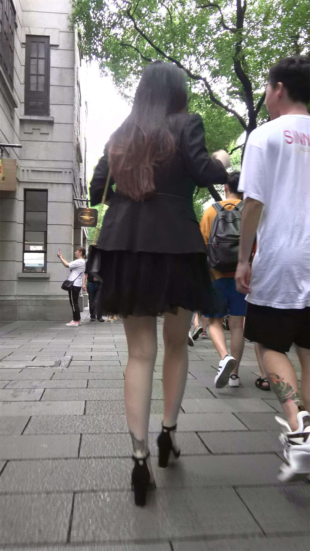 连衣裙黑色小西装外套街拍超气质白净女神姐姐