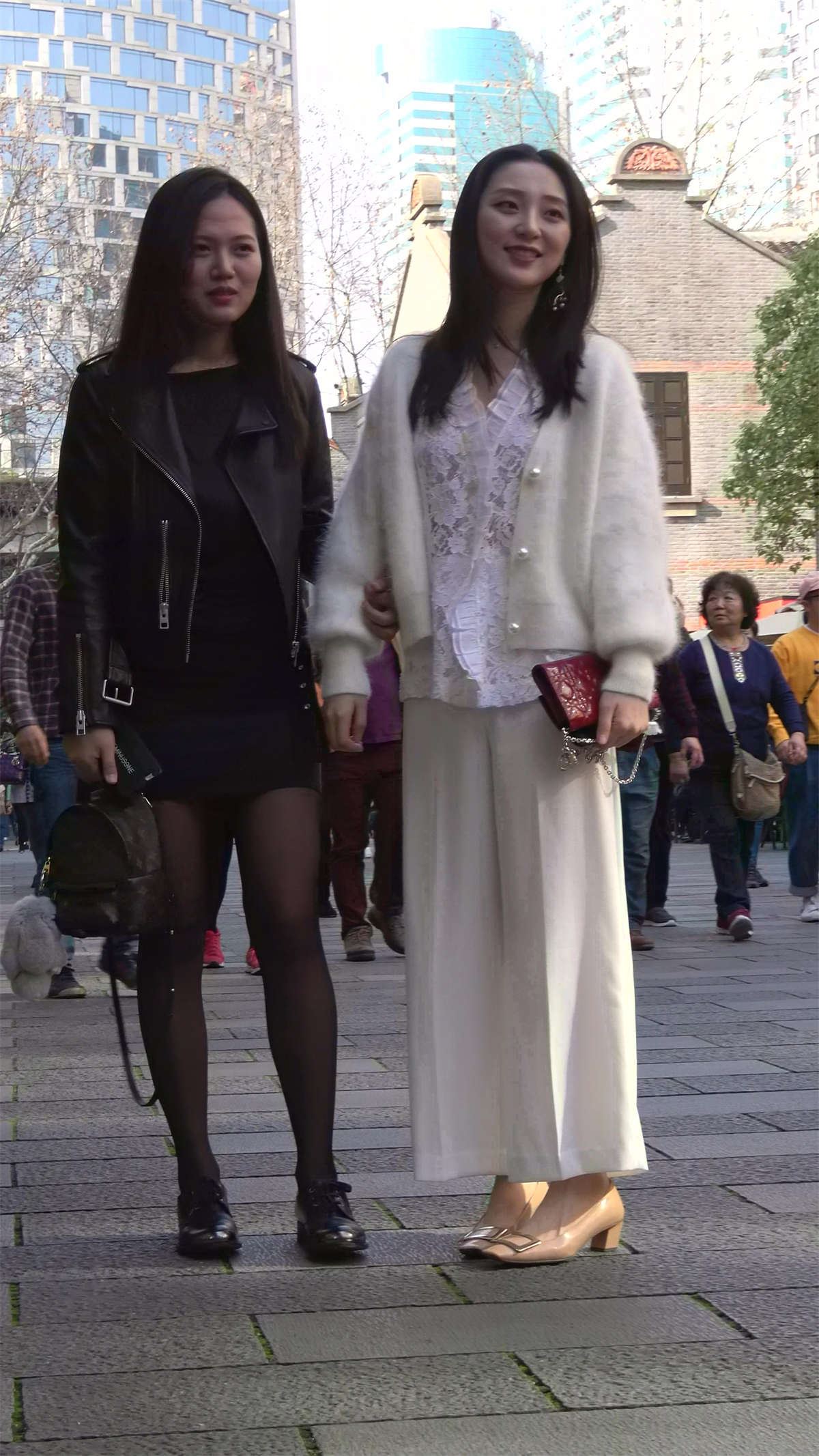 超级性感短裙街拍黑丝美女