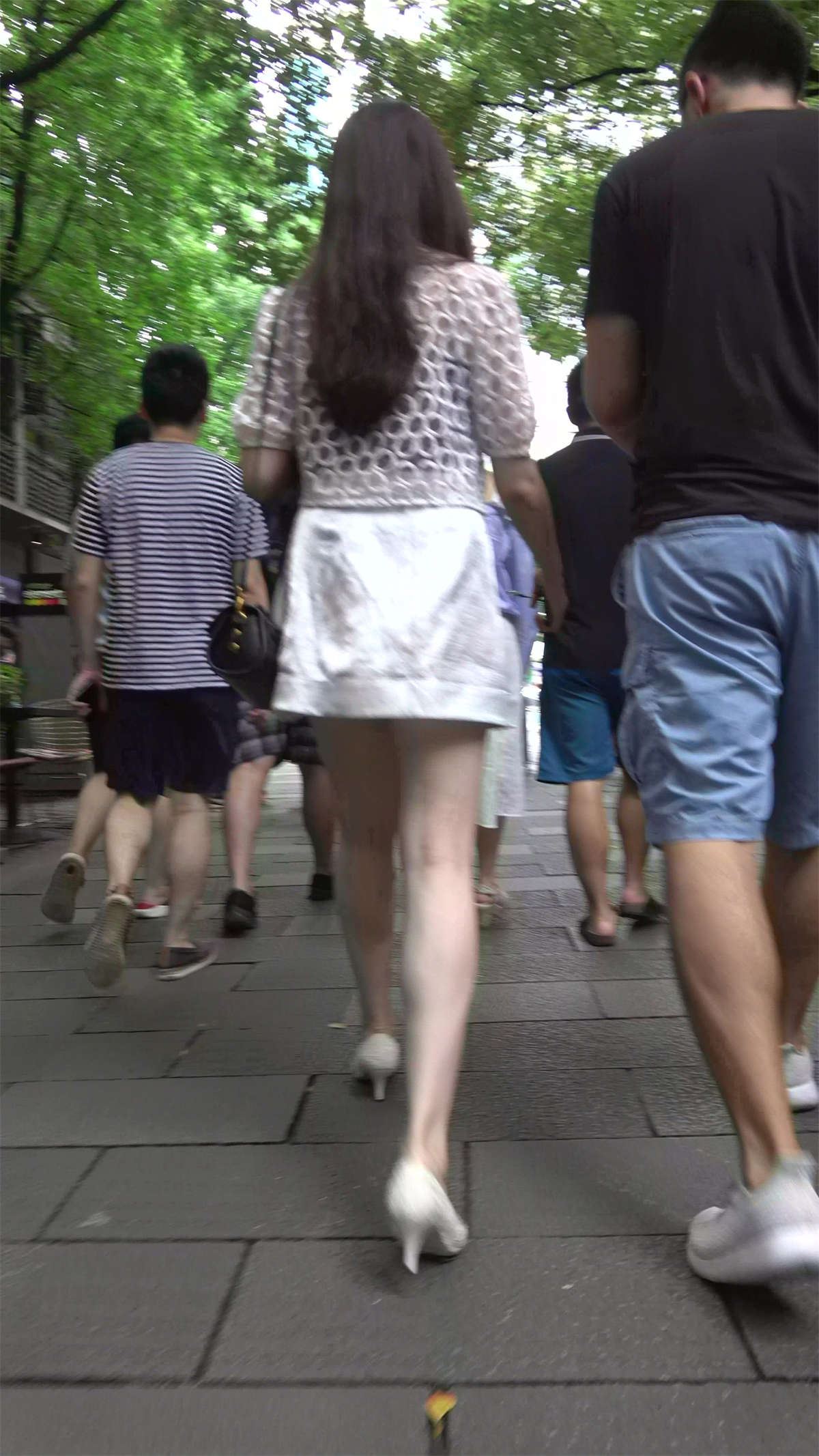 超性感白裙街拍御姐范高跟鞋美女