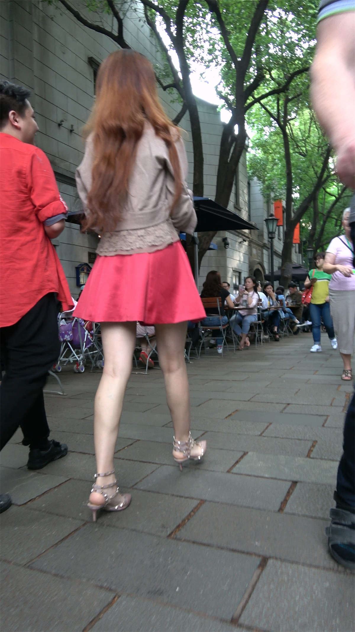 超气质红色连衣裙美腿美女姐姐