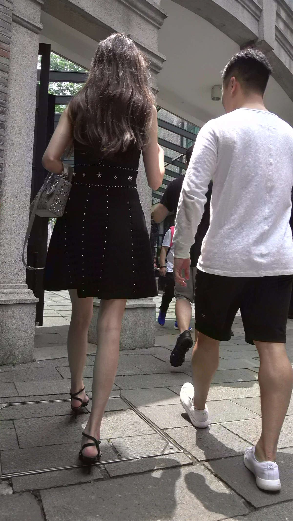 黑色连衣裙极品气质性感街拍大美女