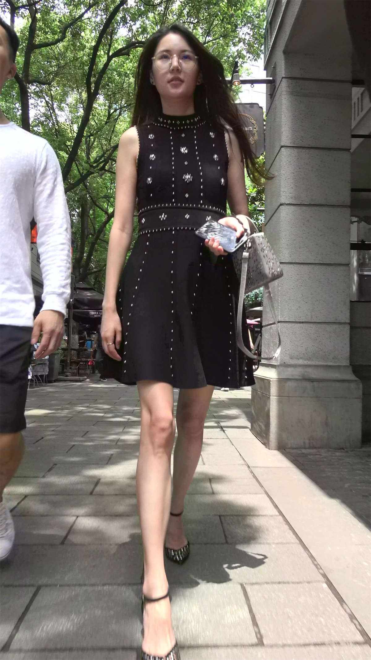 黑色连衣裙极品气质性感街拍大美女