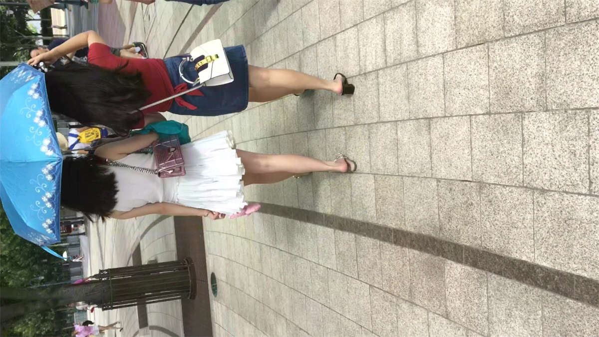 白色连衣裙气质美女