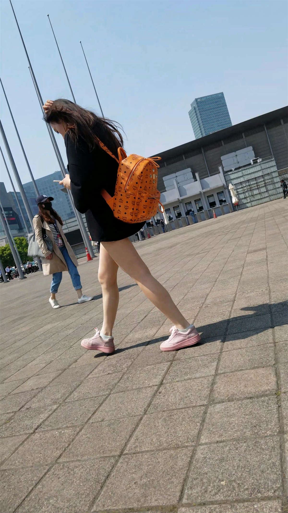 看气质应该是模特
