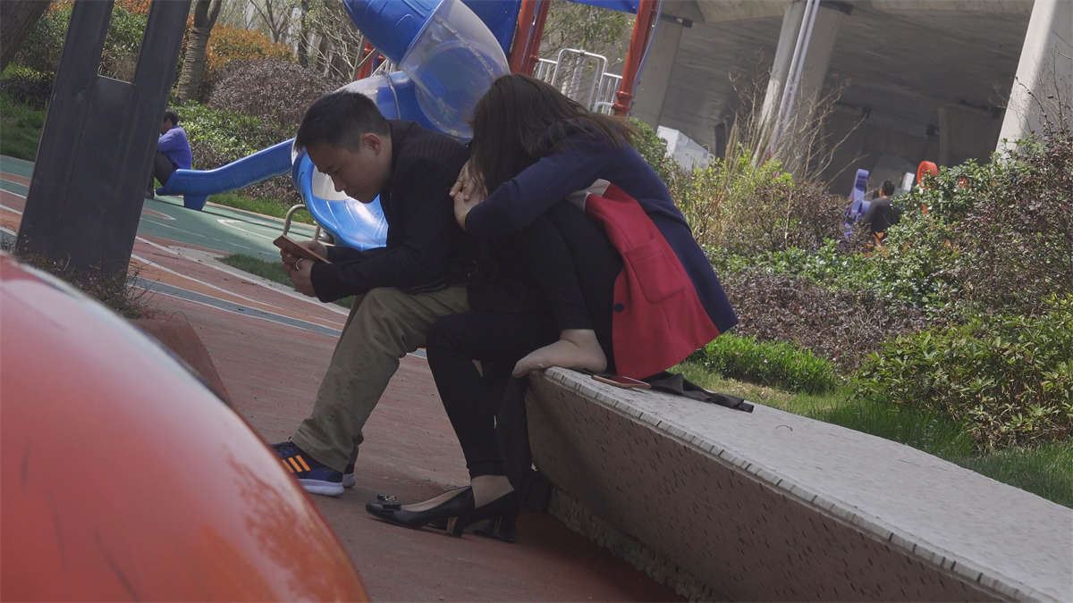 黑色高跟鞋少妇