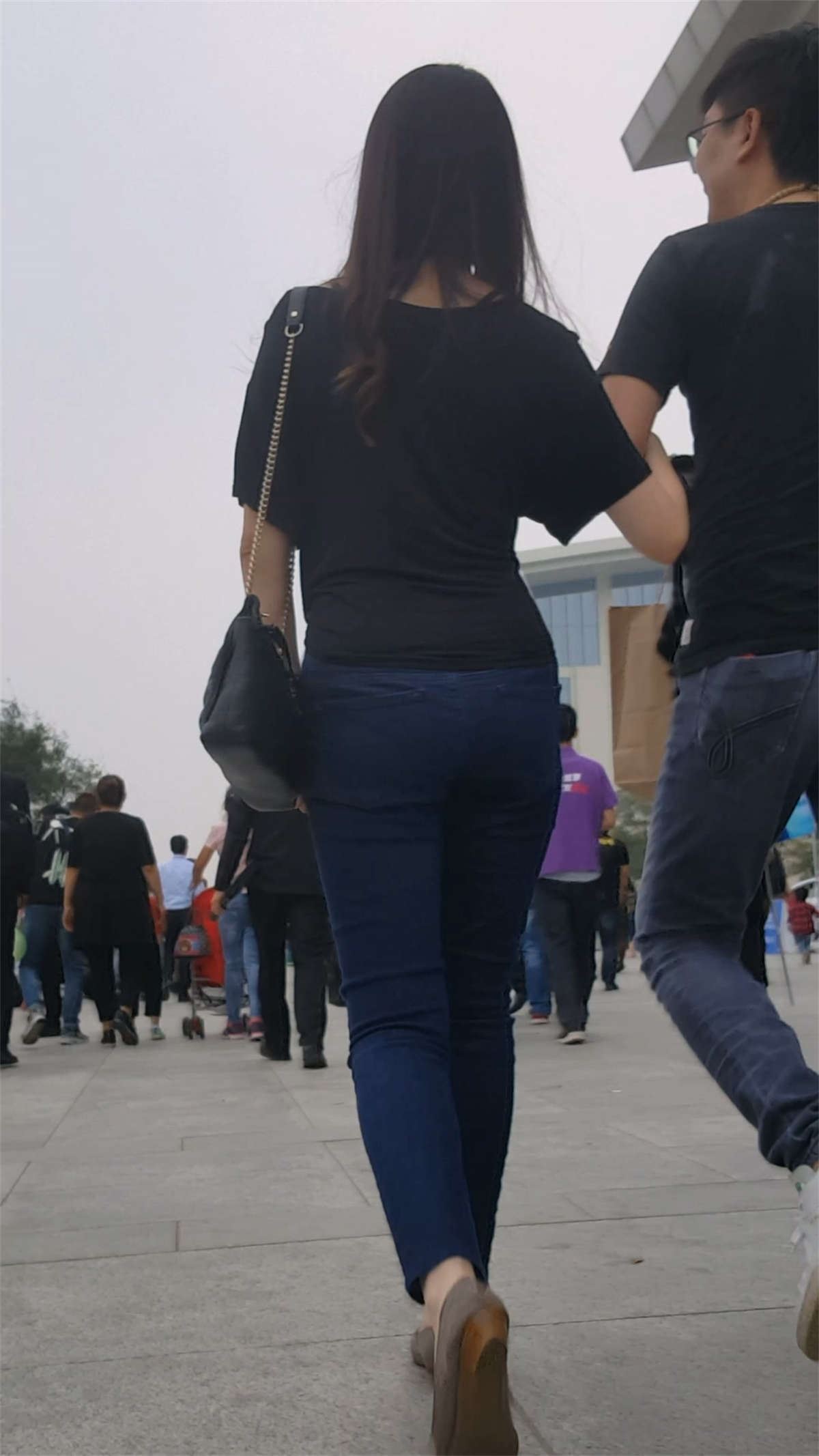 气质清秀的美女