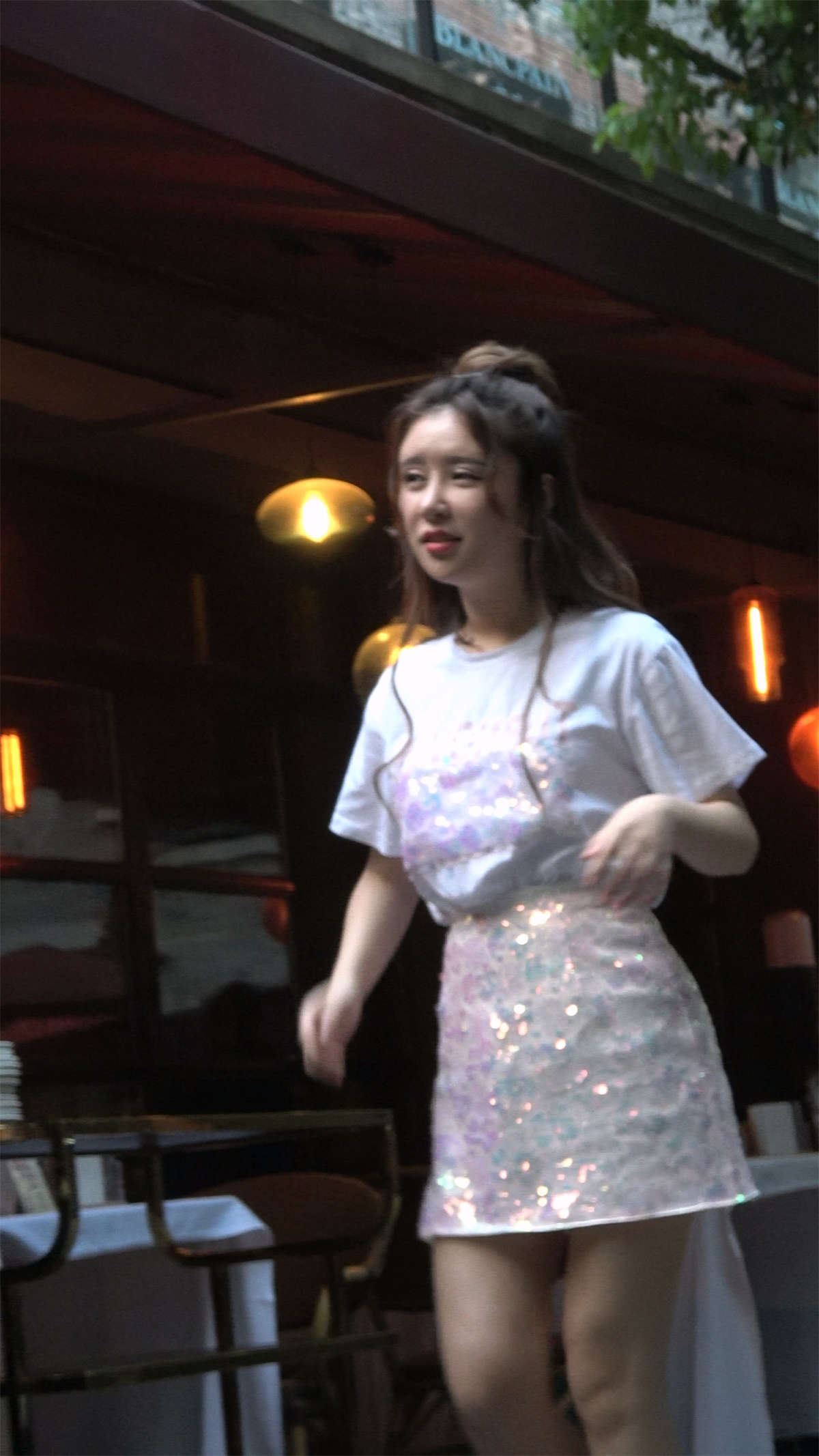 爱拍照的美姐姐