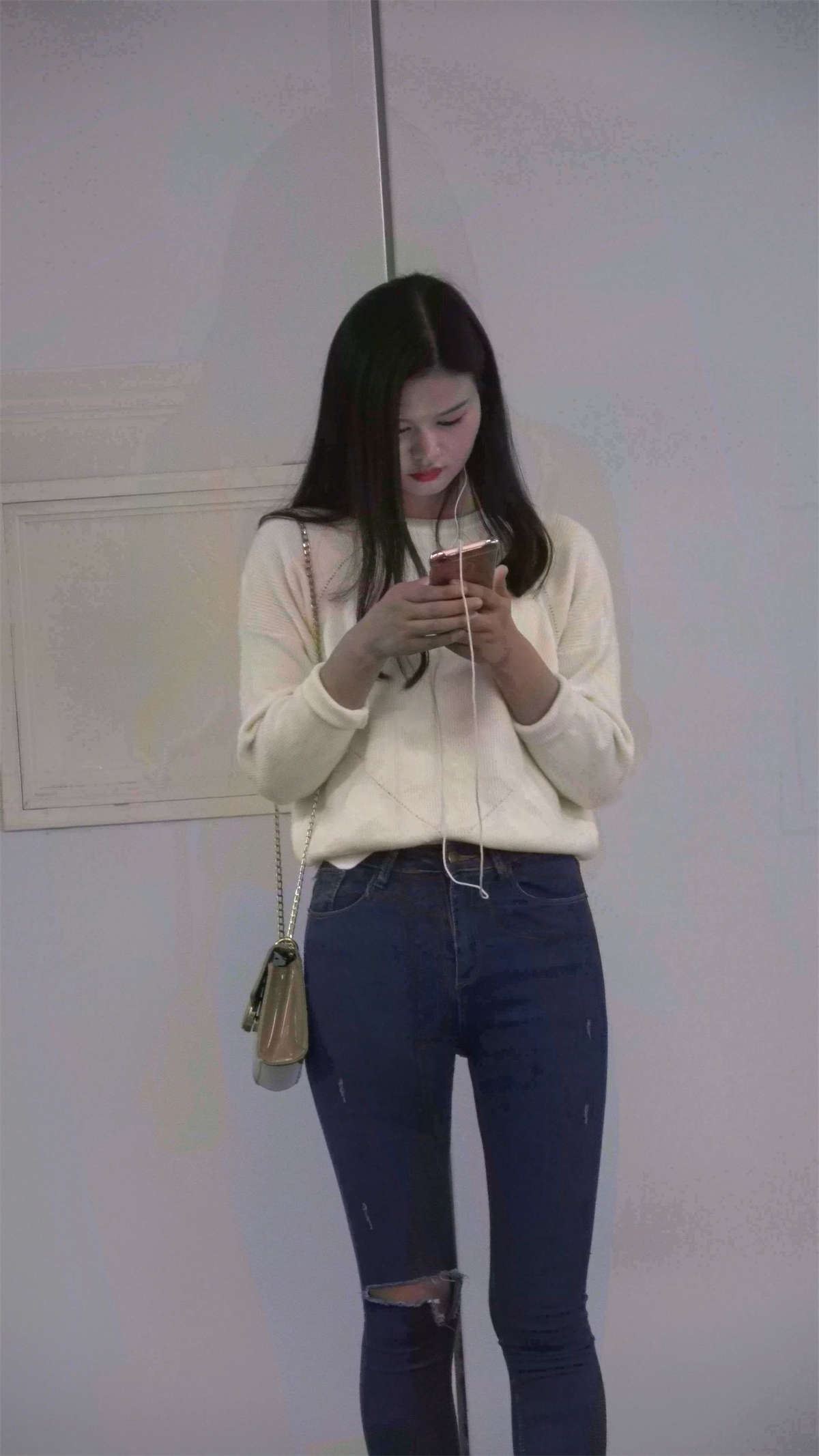 难得一见的紧身蓝牛好身材小姐姐