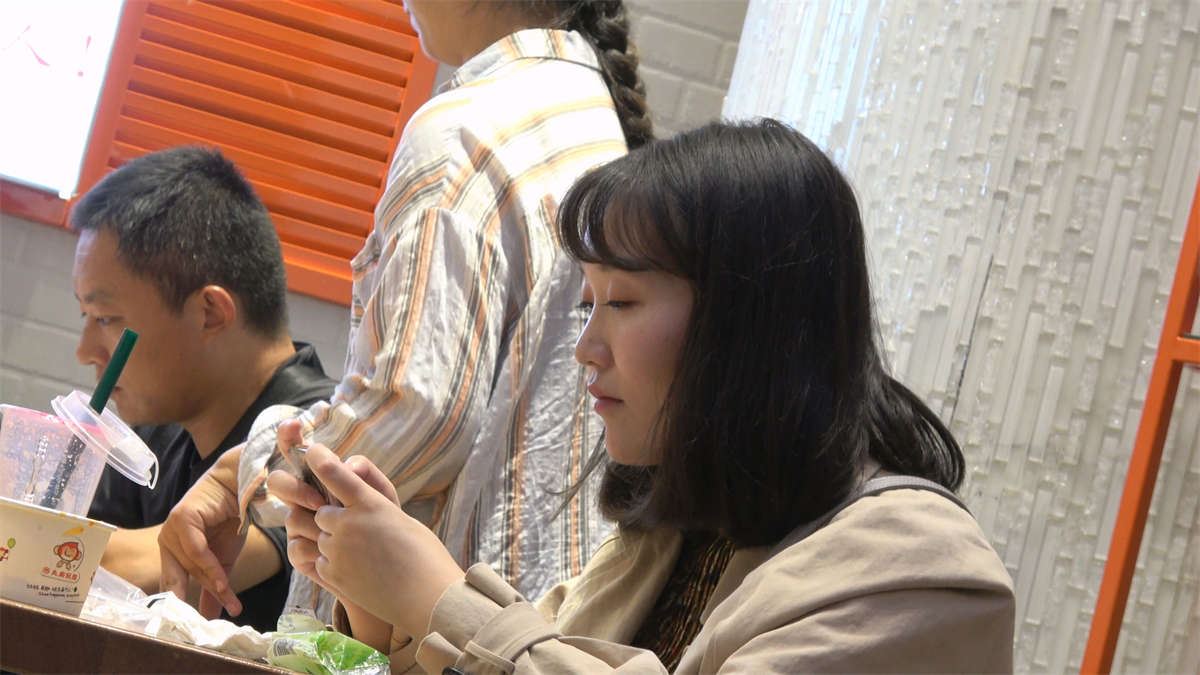 脚很美的极品辣妈