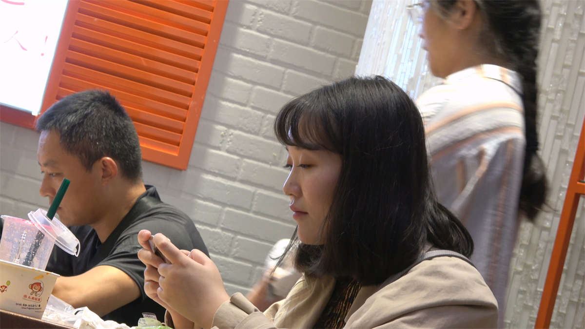脚很美的极品辣妈