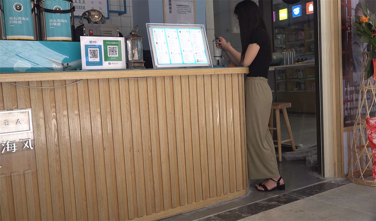 白嫩美足美女