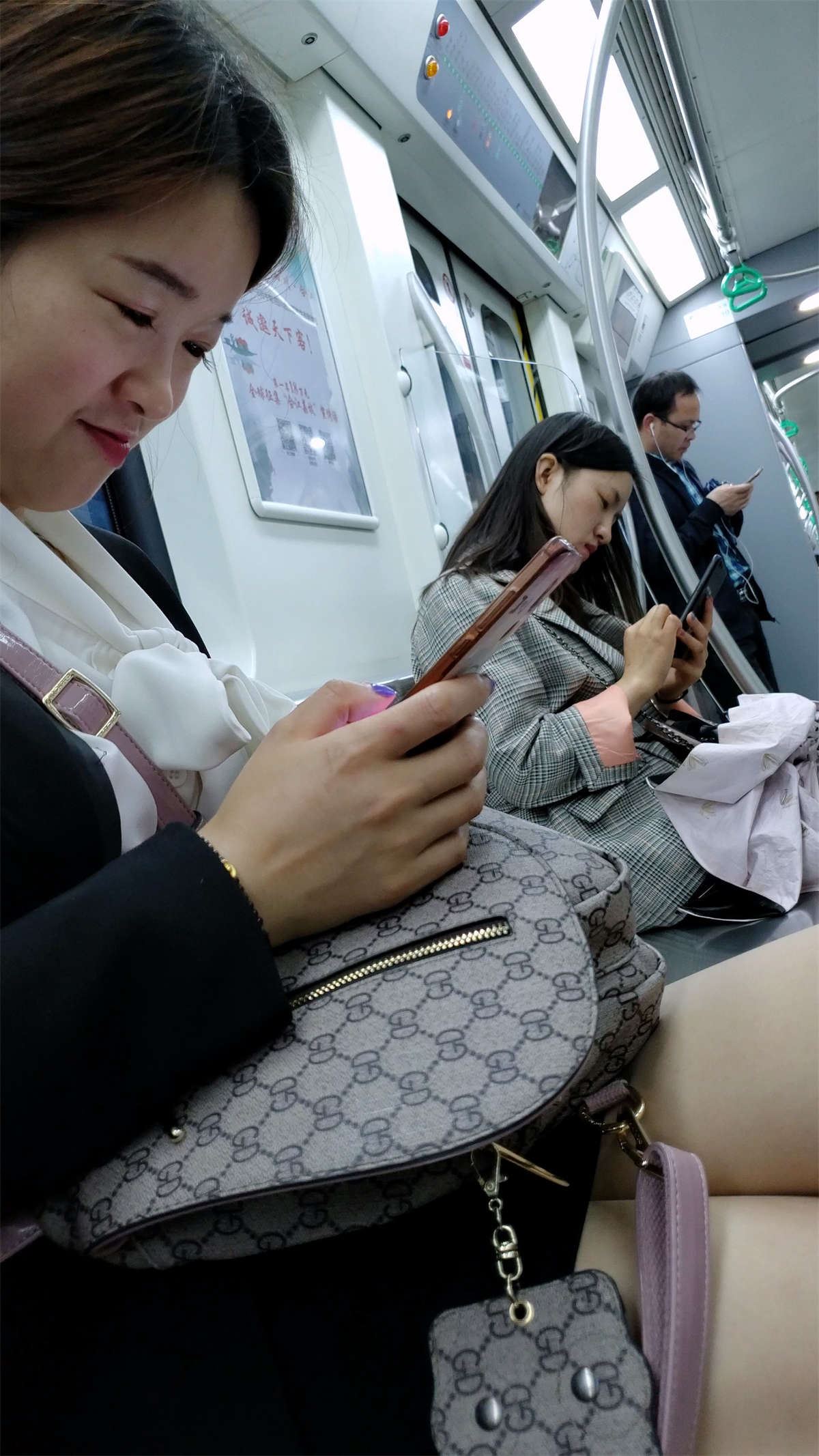 丝腿、短裙、高跟、近距离特写