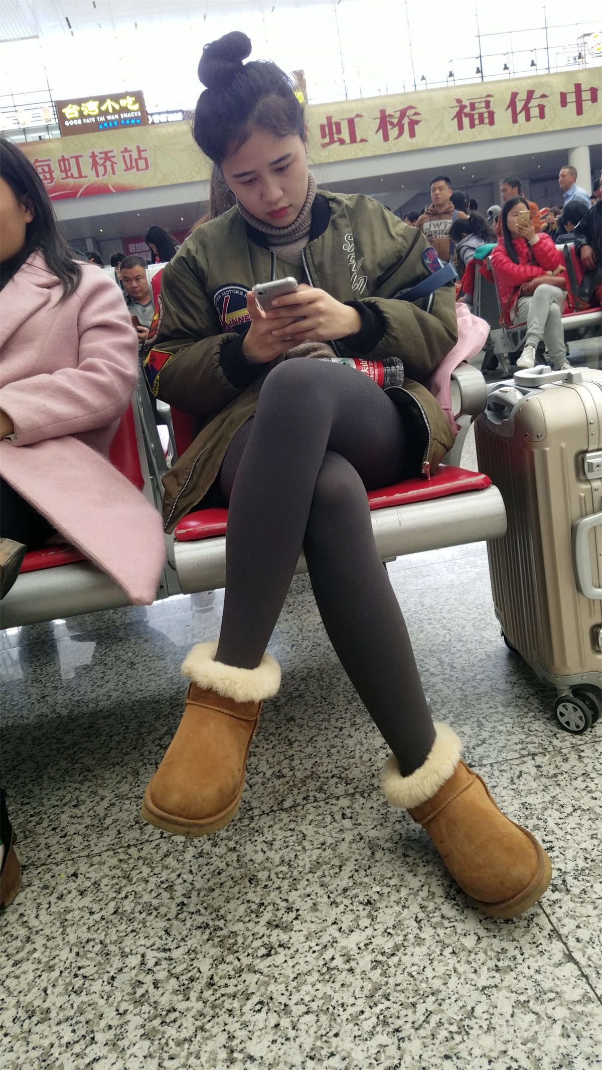 地铁女孩