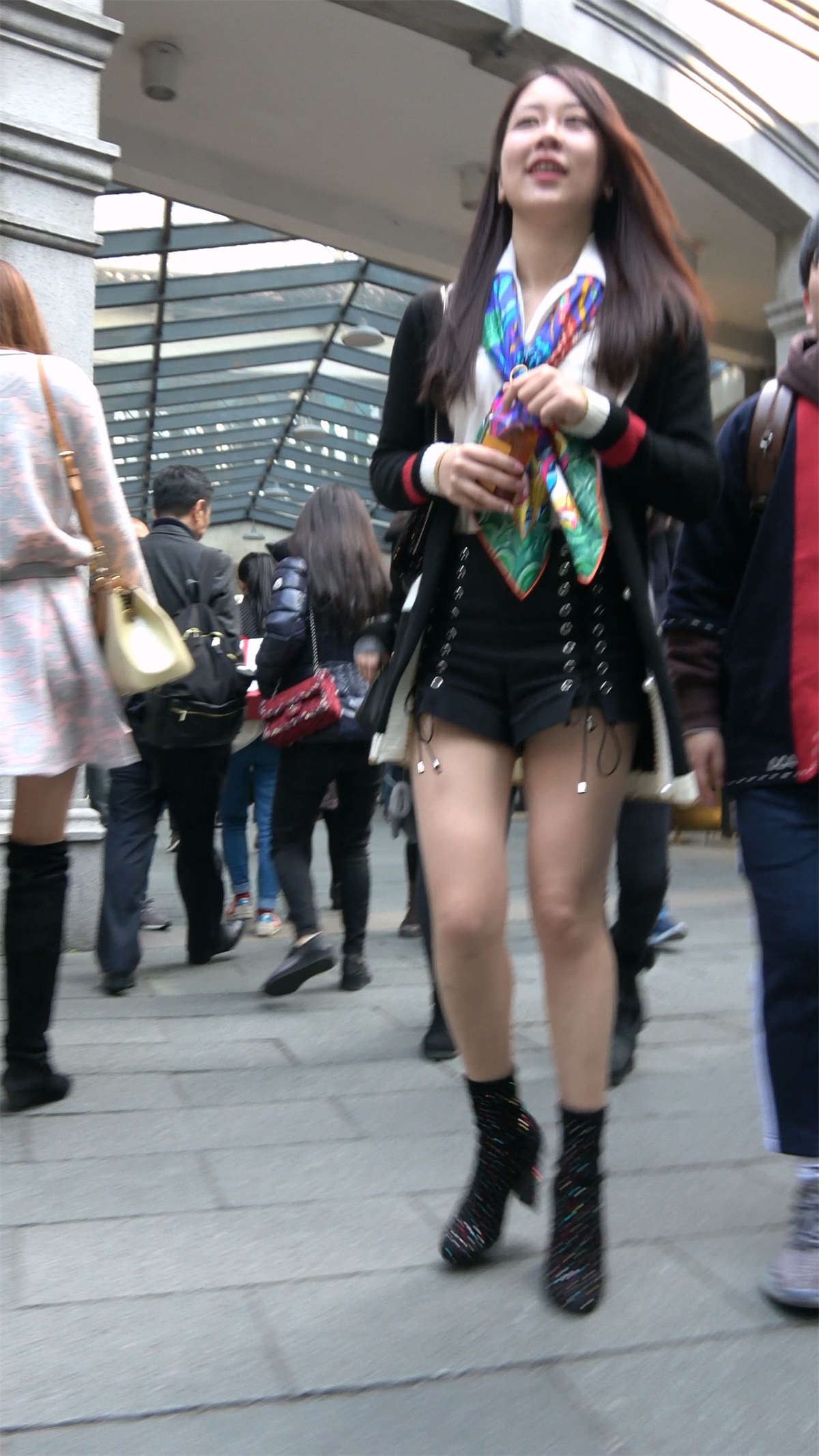 白皙美腿性感高跟美女