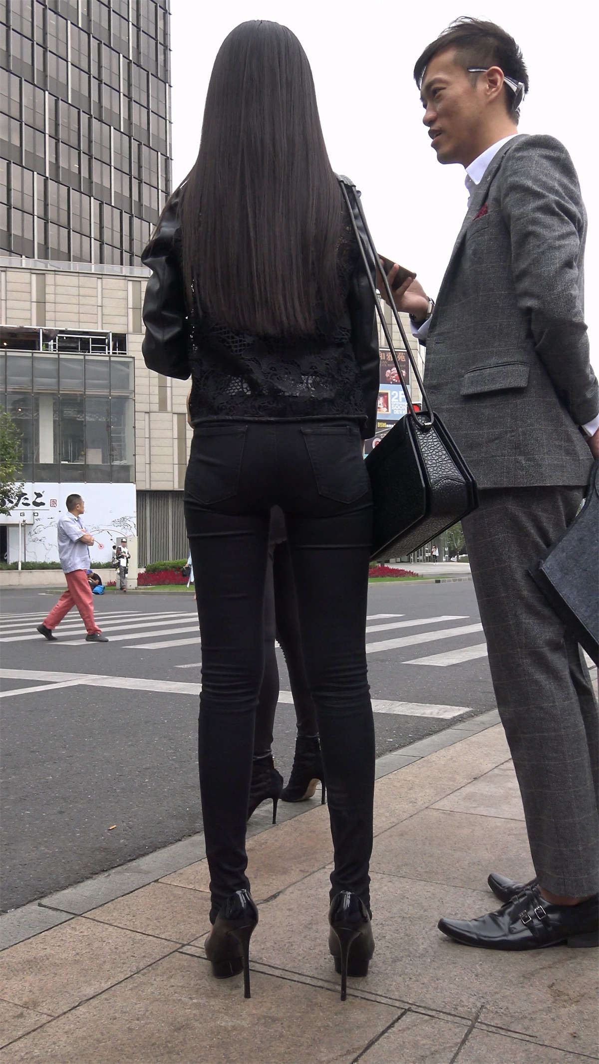 黑色紧身裤一米八长腿美女2