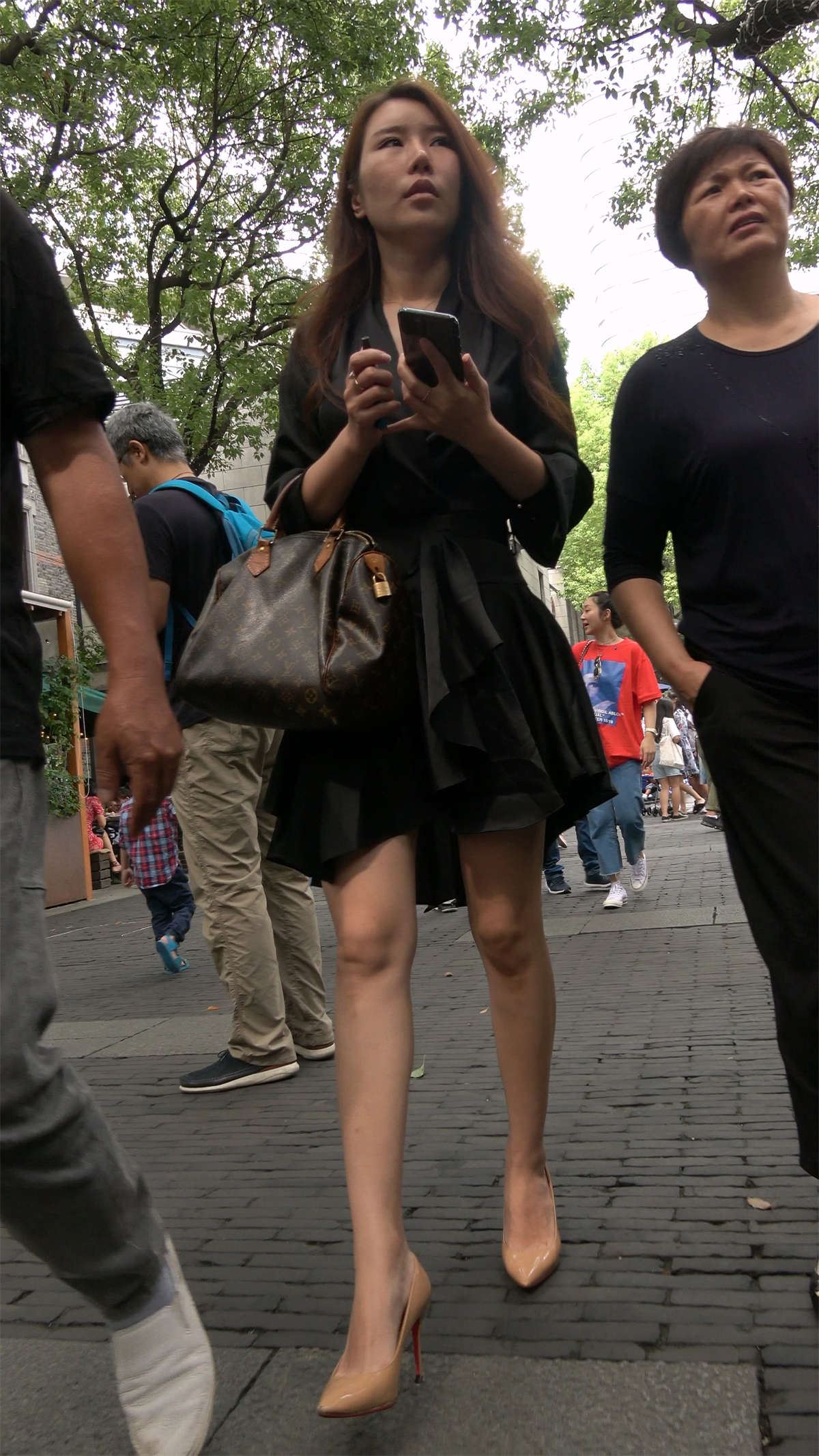 米色高跟美妇