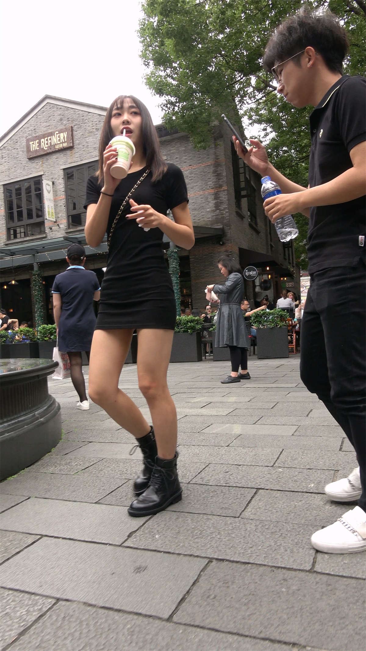 漂亮的高颜值包臀裙小妹