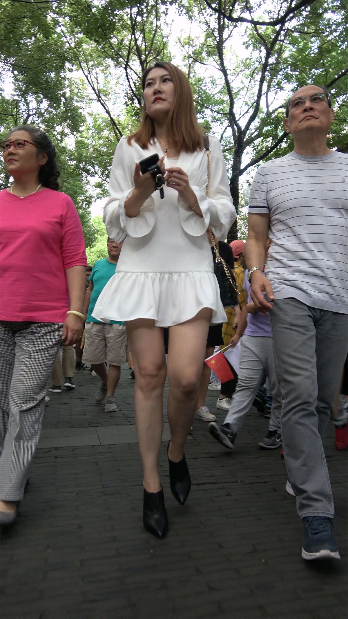 美腿短裙美眉