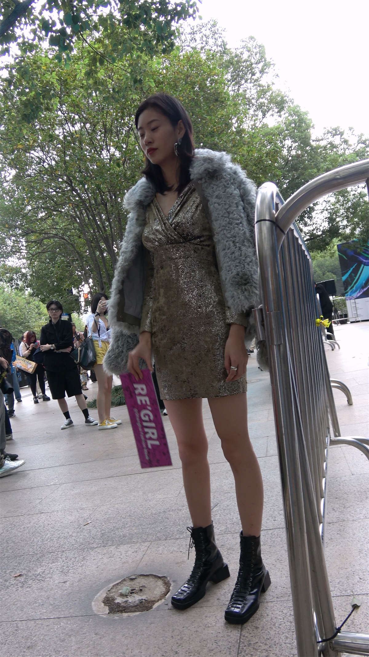 苗条时尚模特外拍