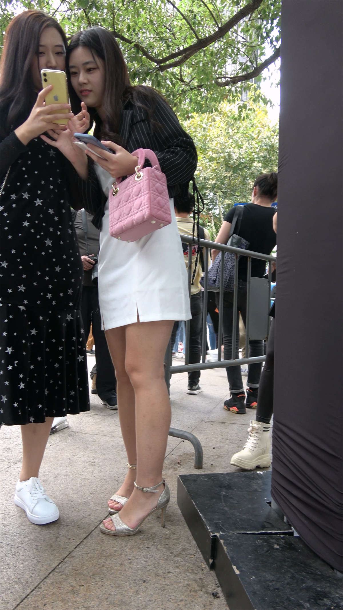 白短裙美腿高跟御姐美女
