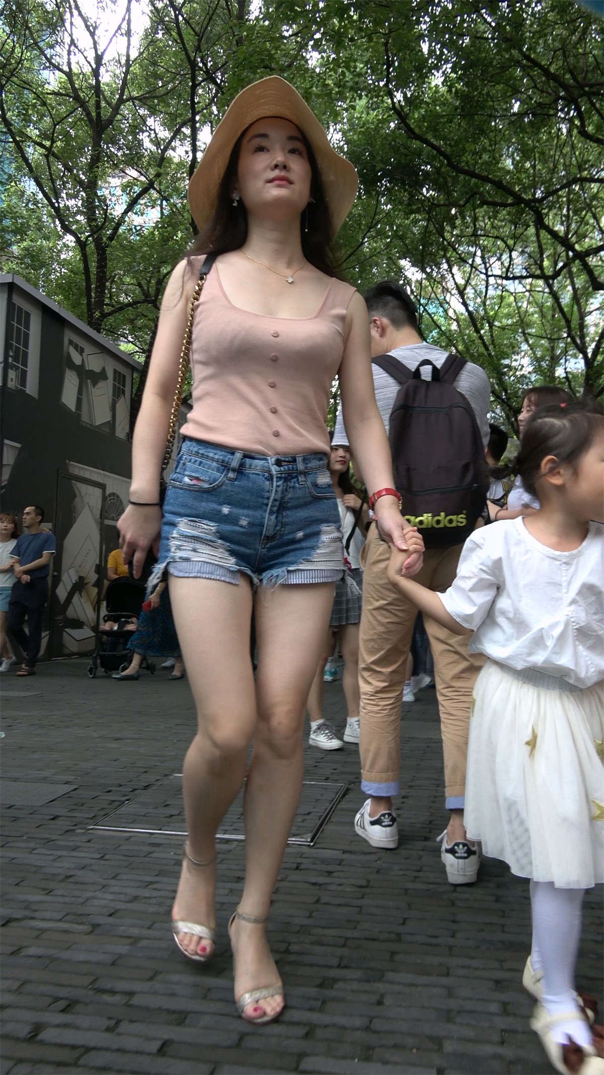 火辣身材时尚美女辣妈