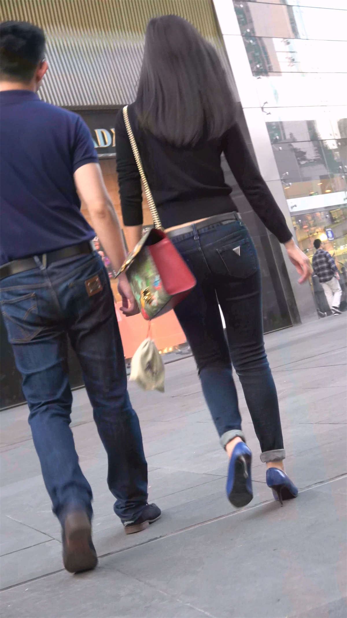 紧身美女小姐姐