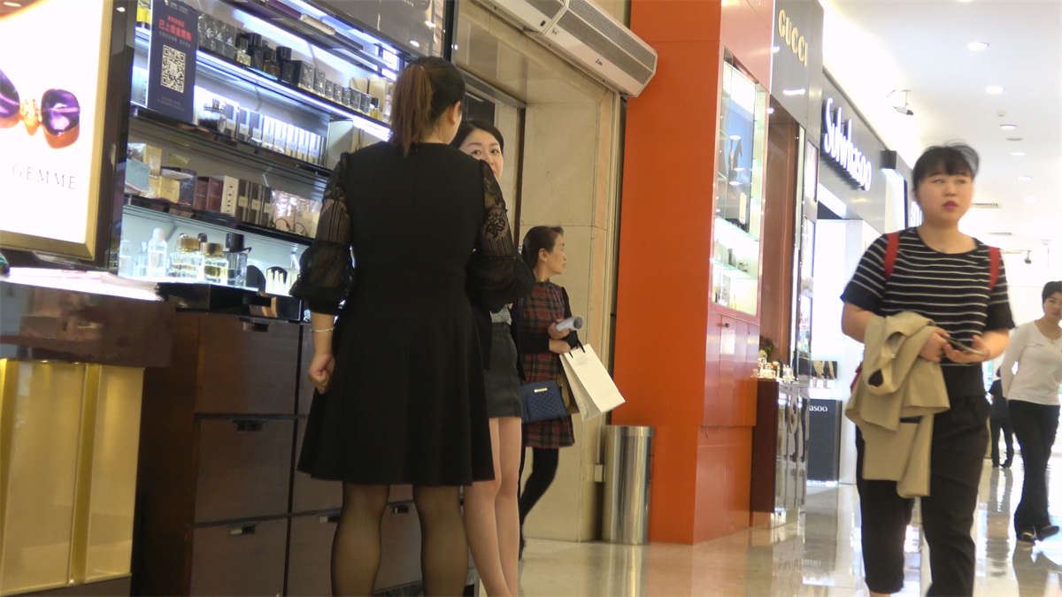 黑色丝袜美足高跟
