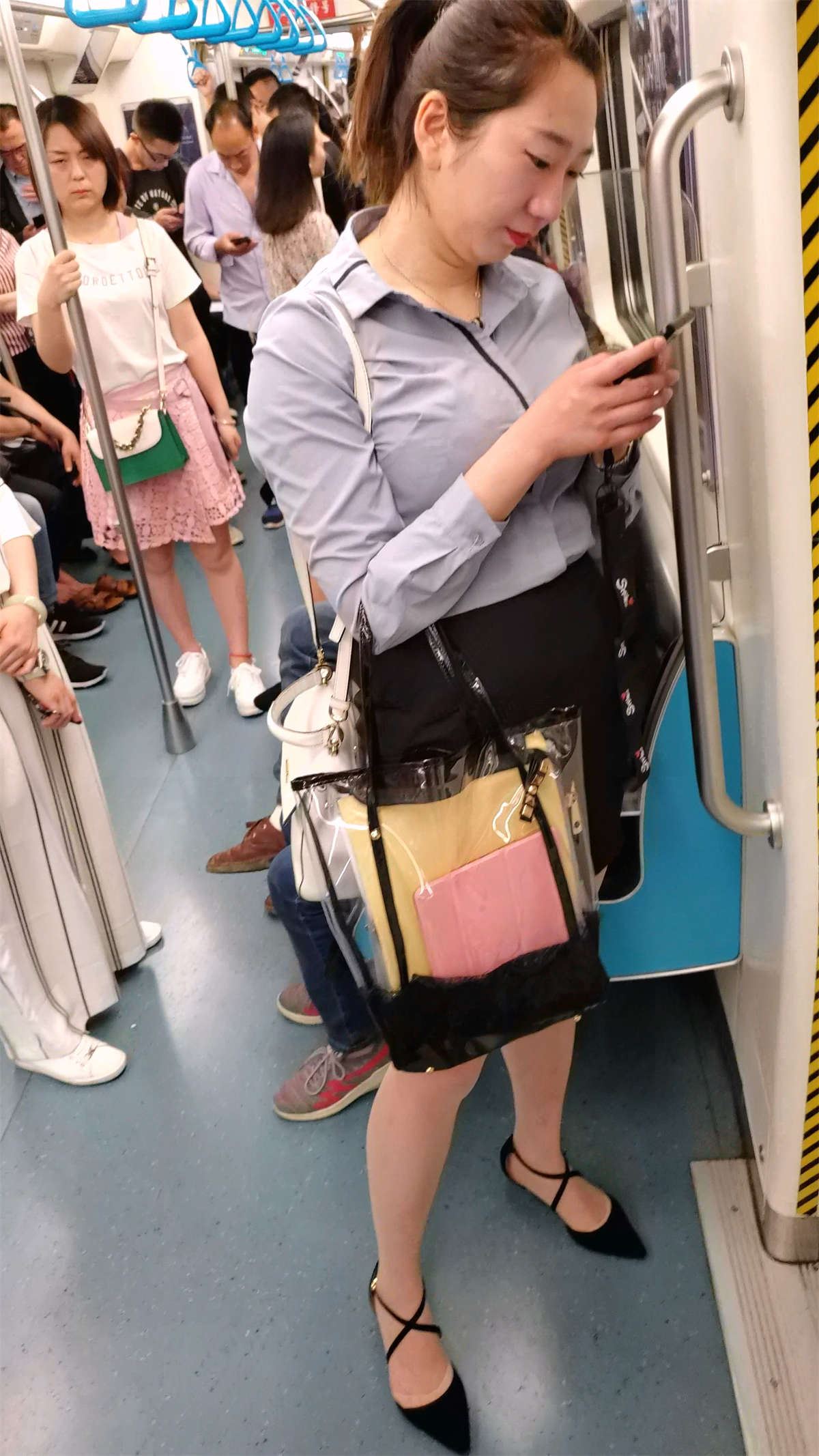 包臀裙丝袜丰满性感美女