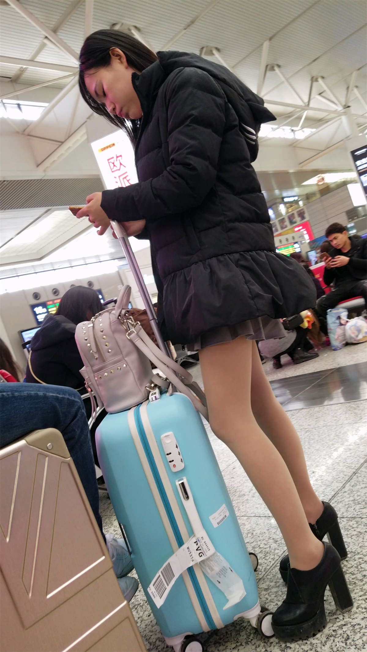 丝袜美腿高跟鞋清纯大美女