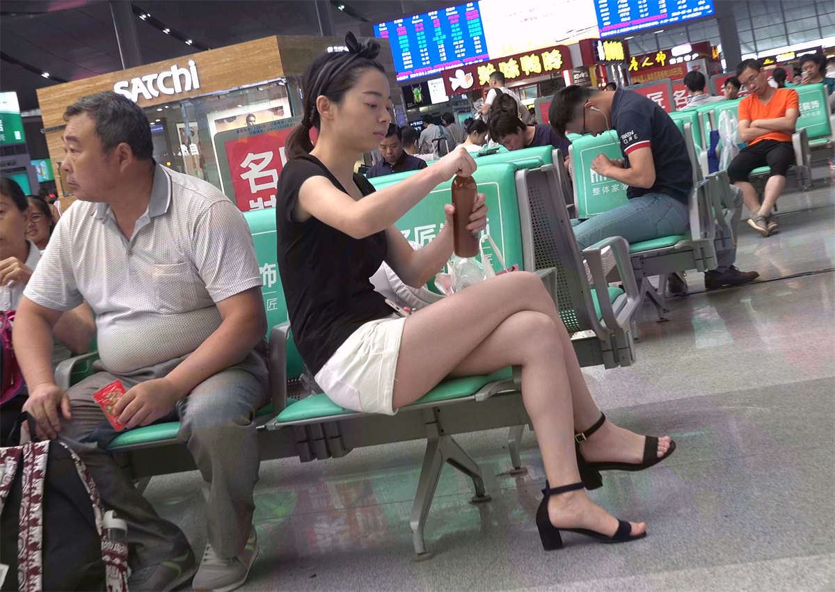美腿美足凉高跟