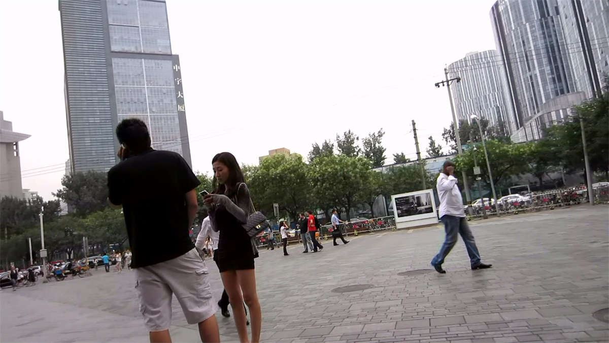 性感苗条身材,超短紧身齐B裙美女