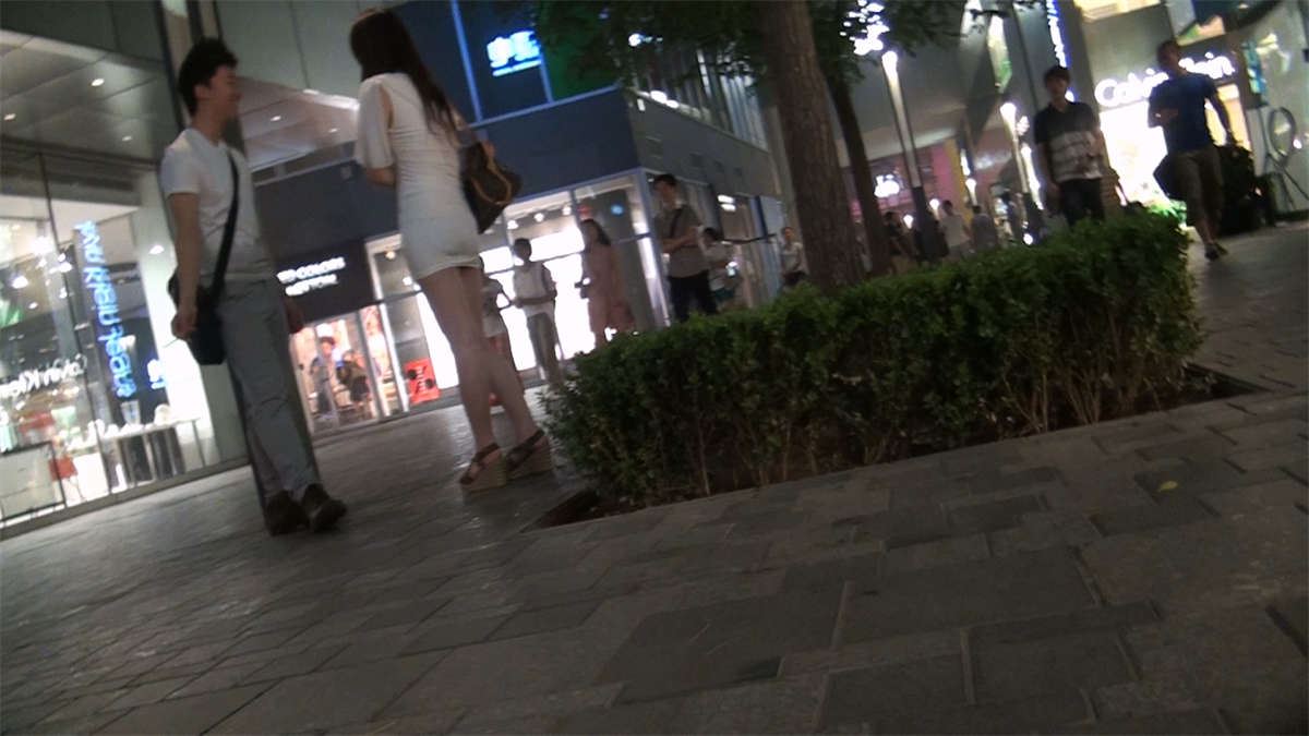 极品白色超短裙包臀美女