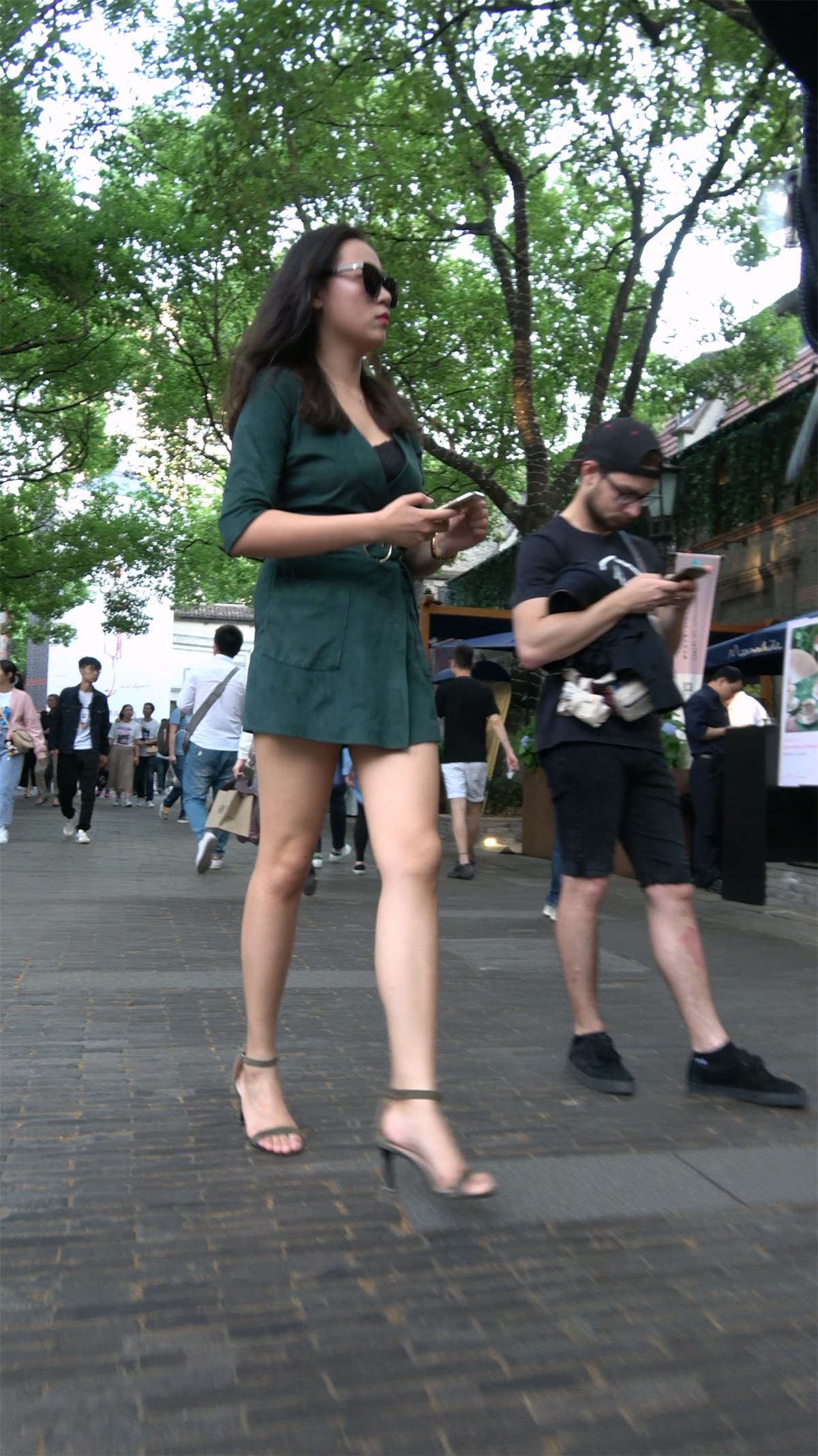 极品性感大长腿高跟美女