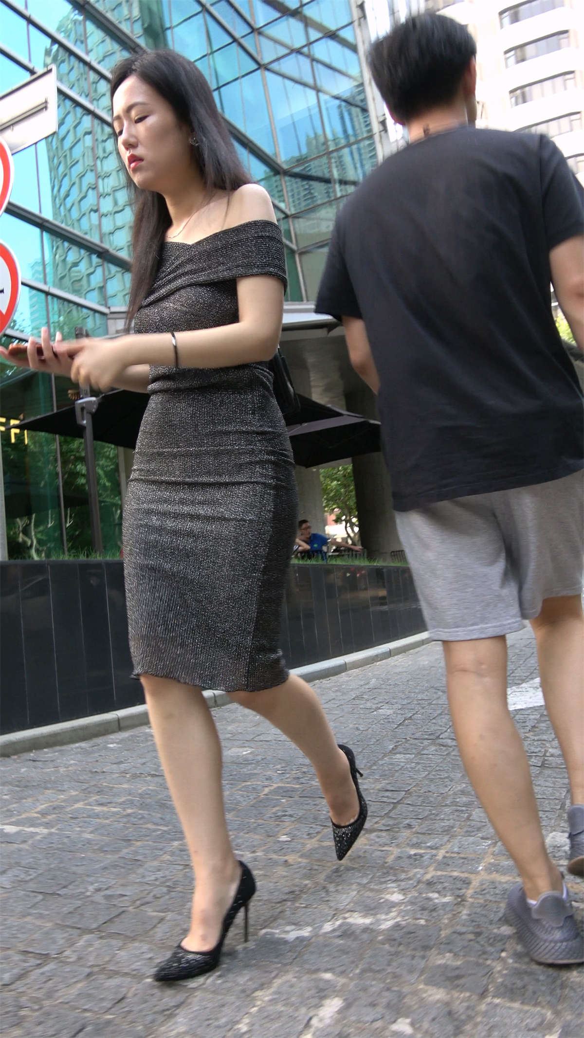 性感包臀长裙高跟美女