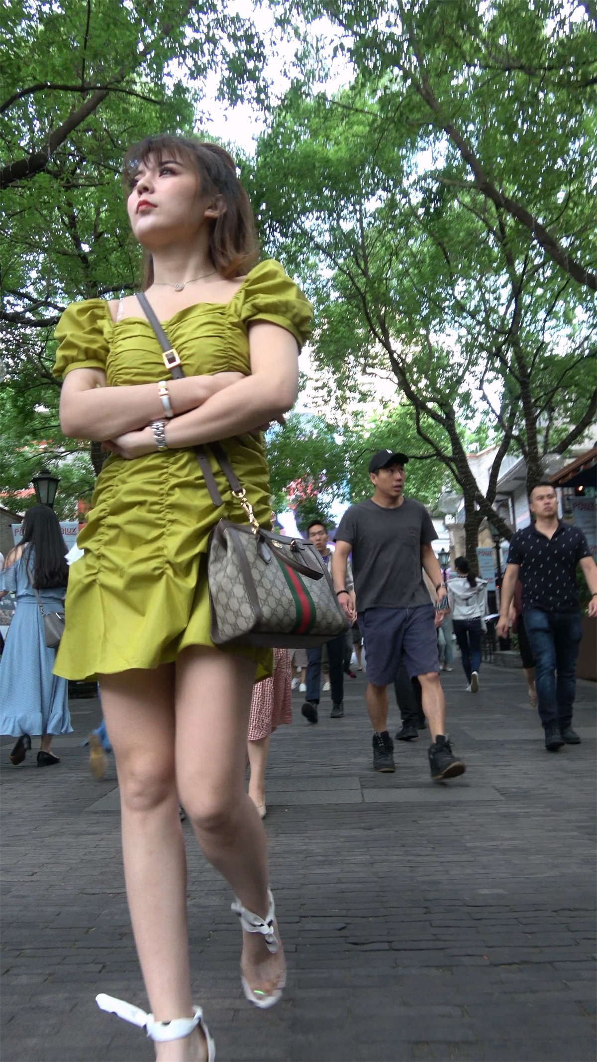 性感连衣裙性感高跟美眉