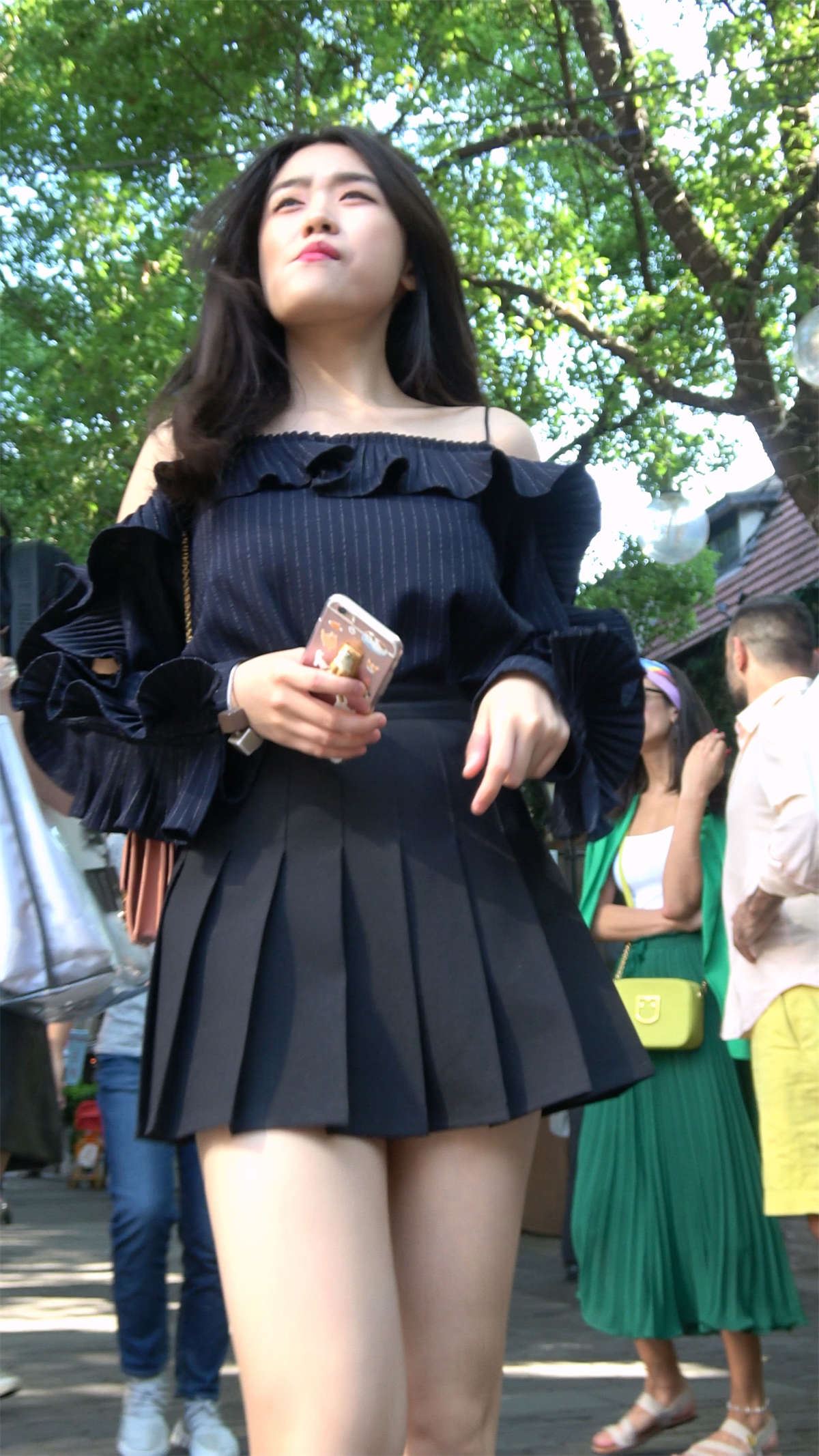 性感黑色小短裙高跟美女