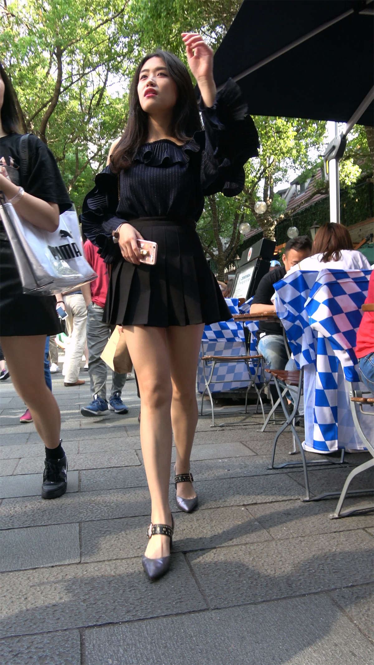 性感黑色小短裙高跟美女