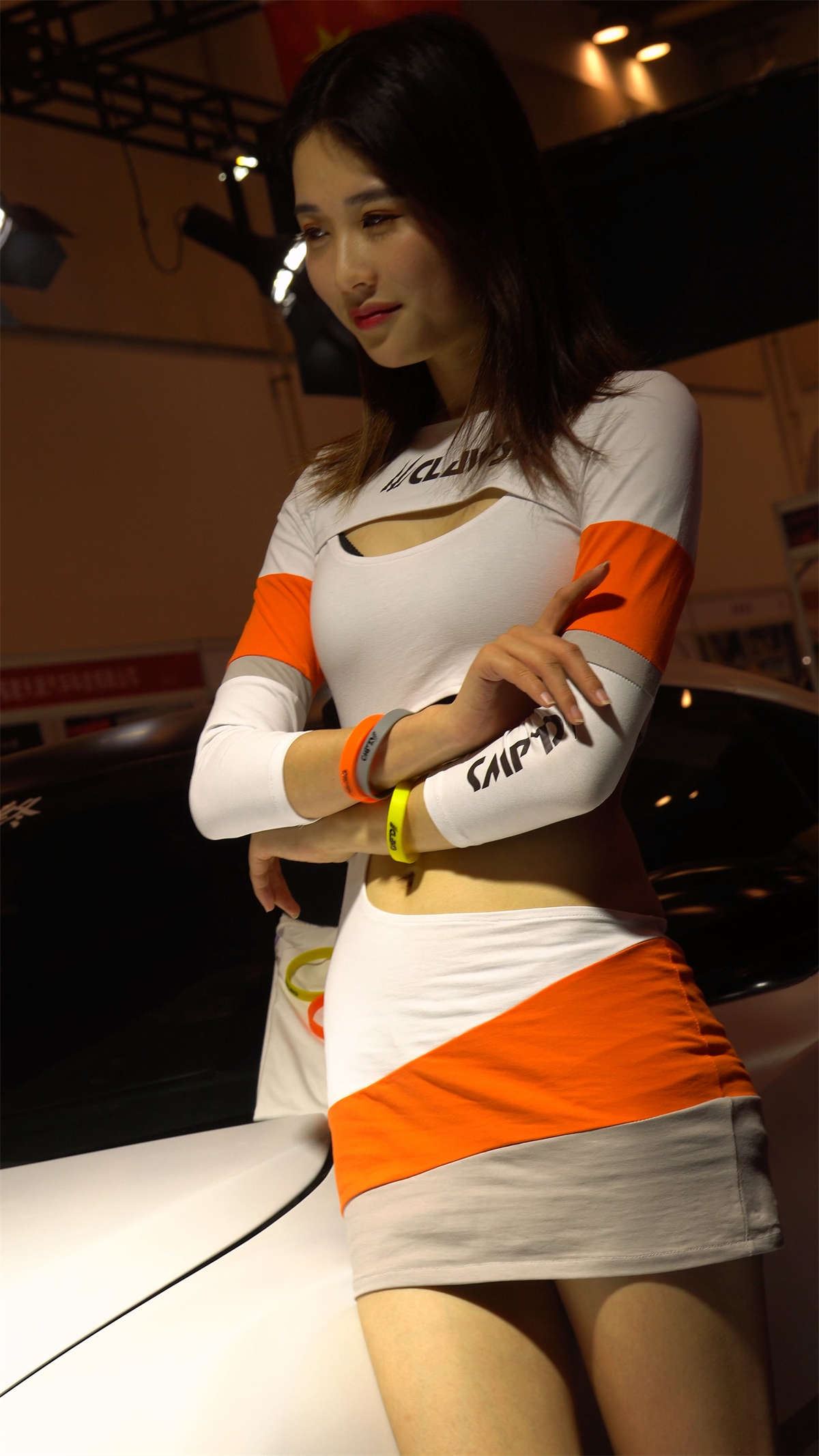 紧身衣包臀裙性感美女车模