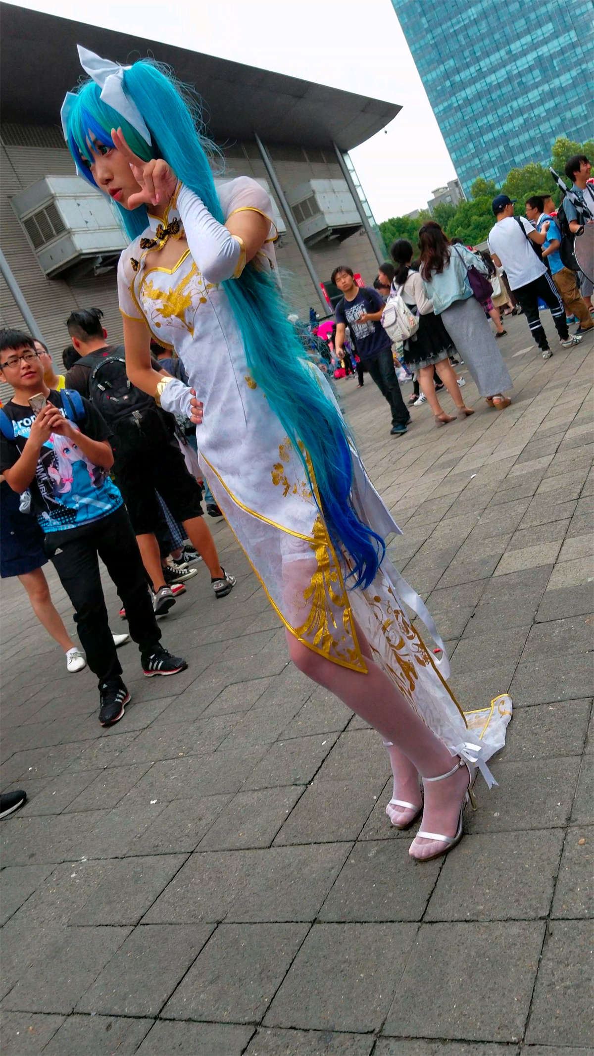 旗袍装丝袜cosplay的青春美少女