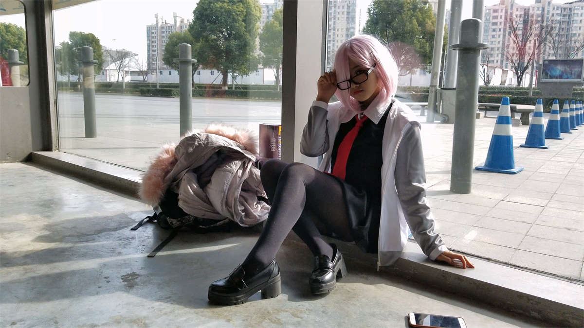 小清新cosplay街拍黑丝美少女