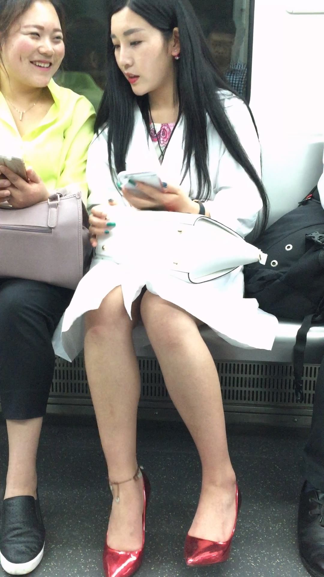 漂亮美腿高跟MM