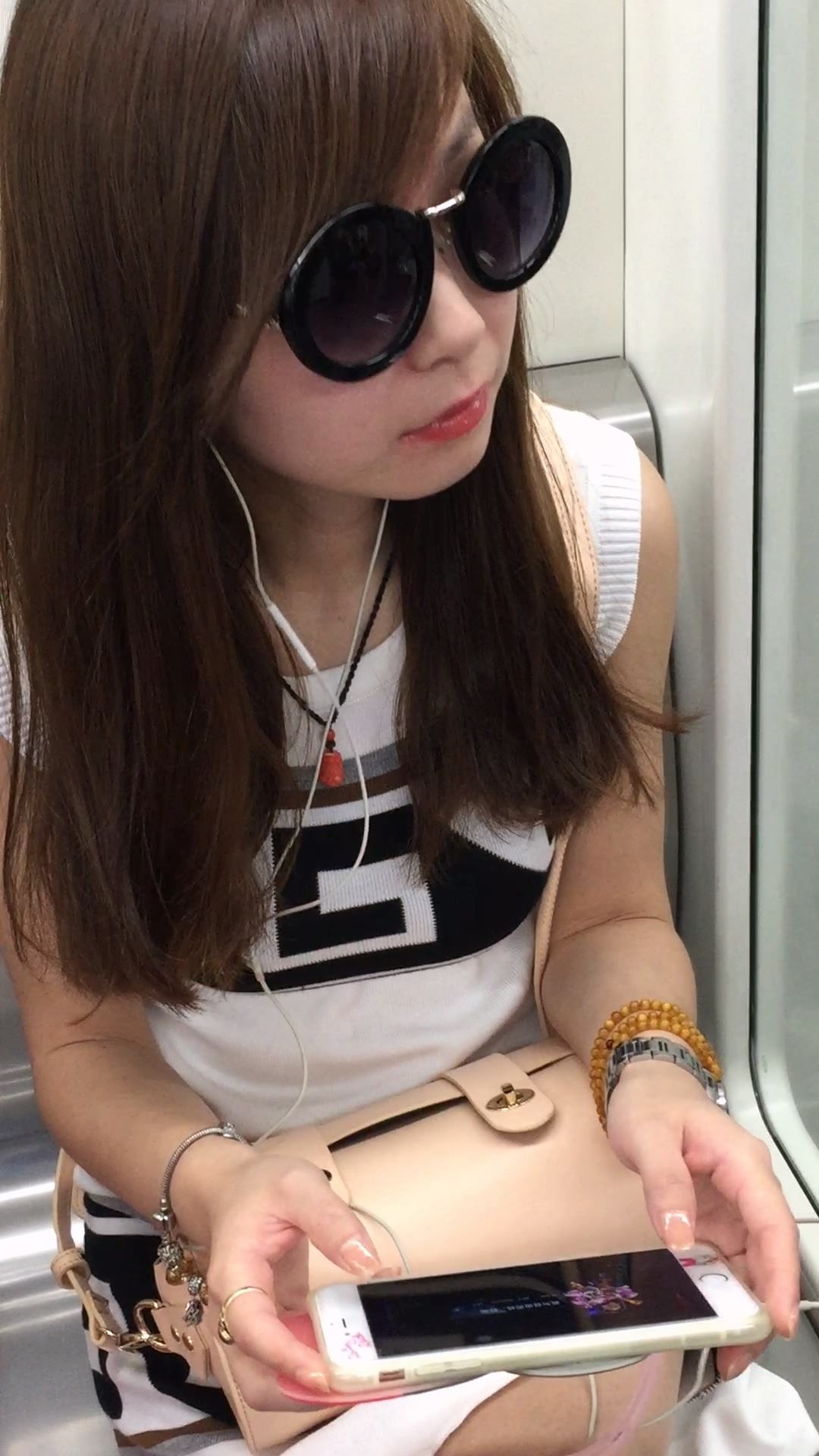 漂亮街拍美腿MM