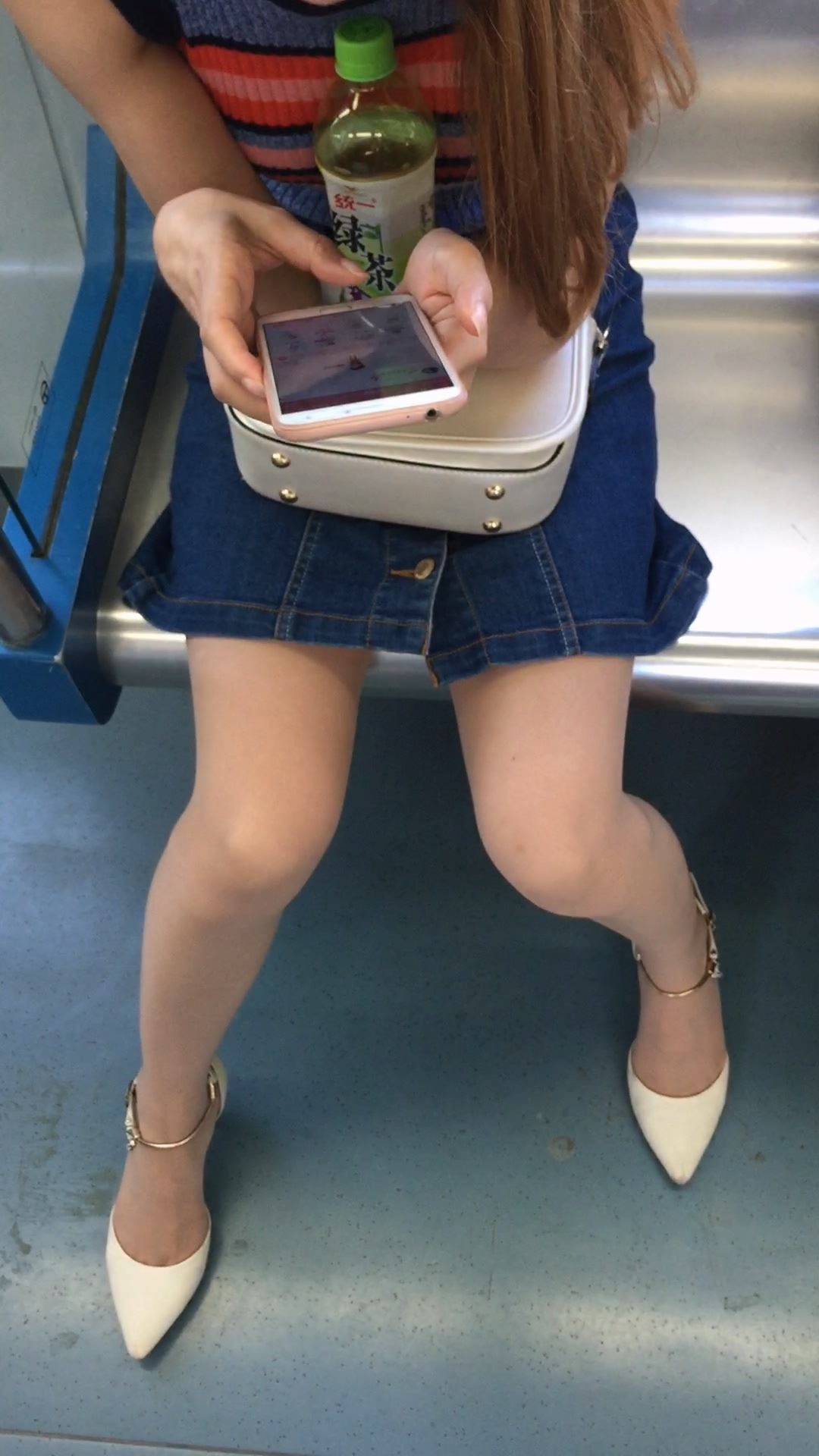 肉丝街拍高跟MM