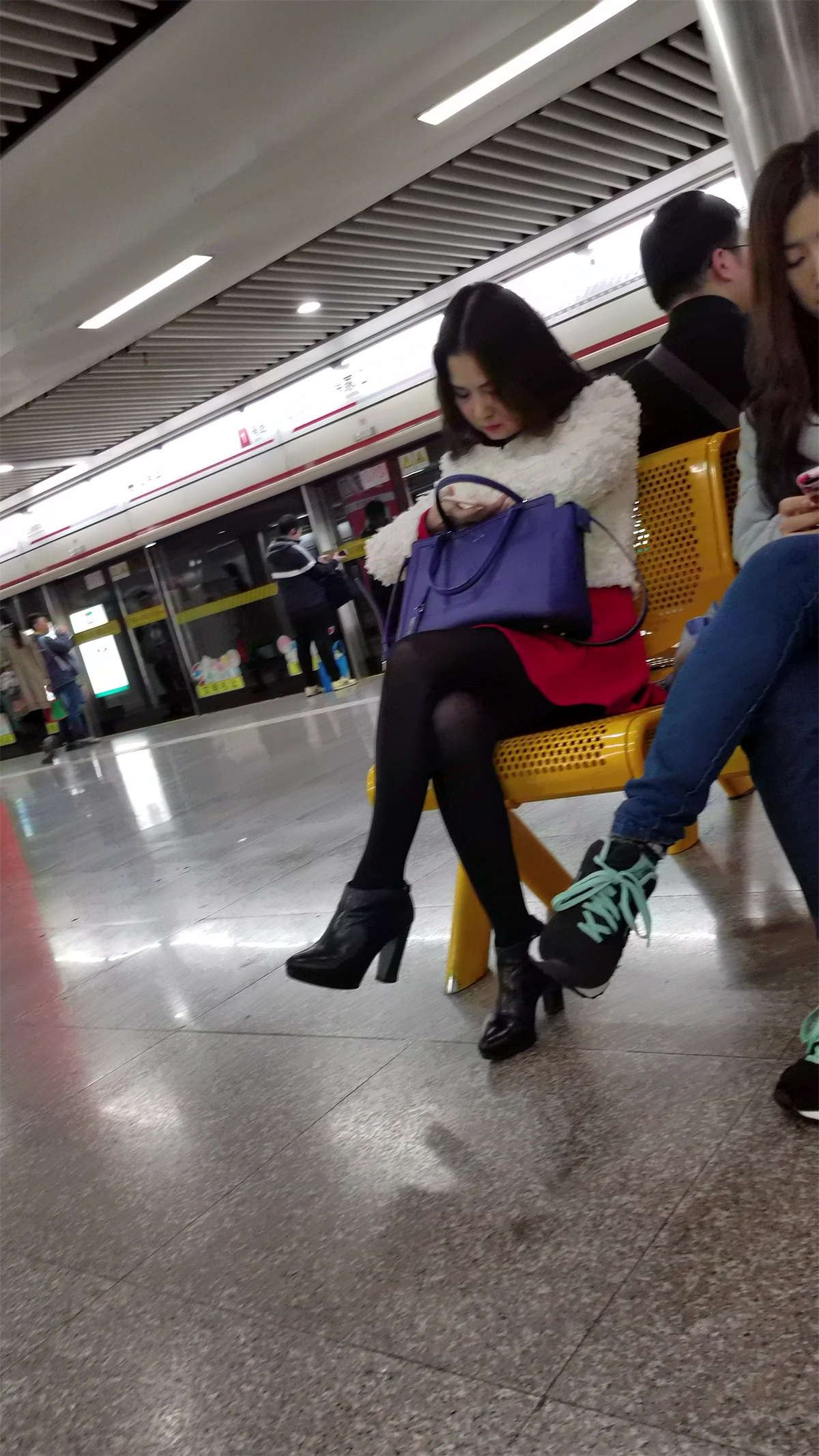 黑丝美腿性感熟女