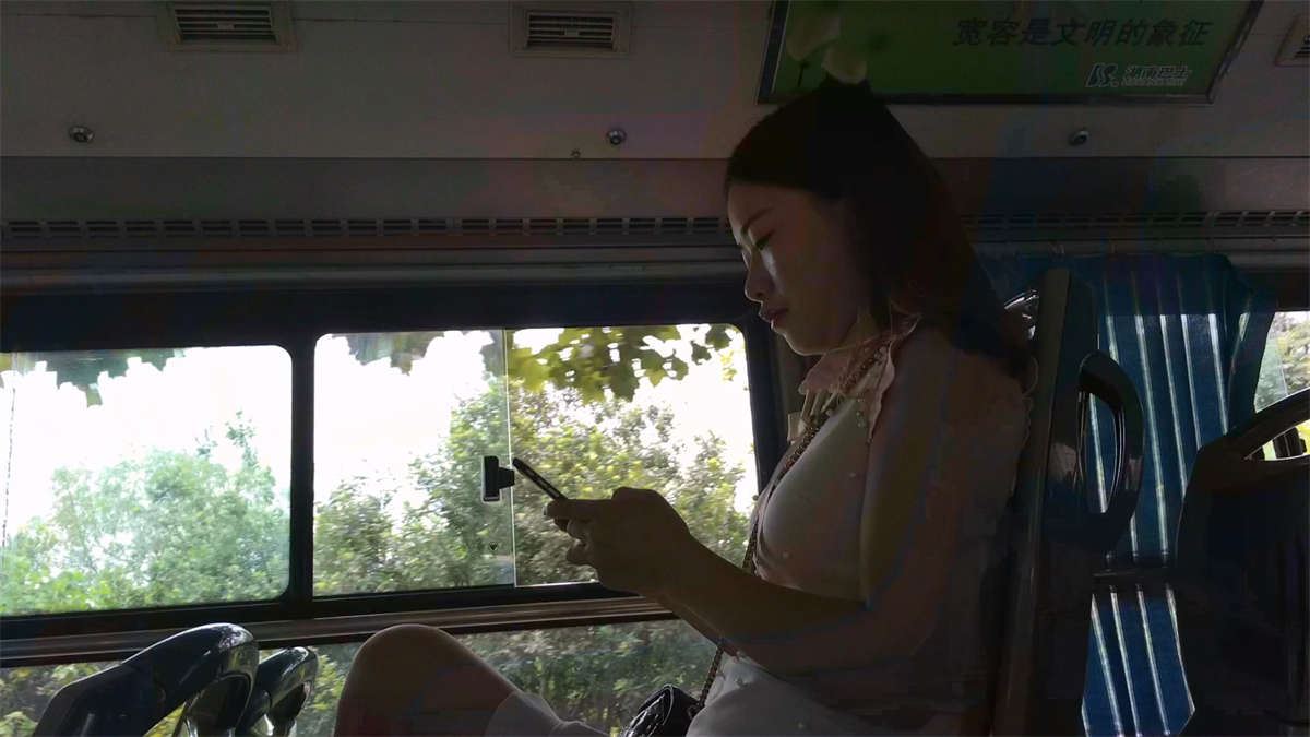 公交车美女