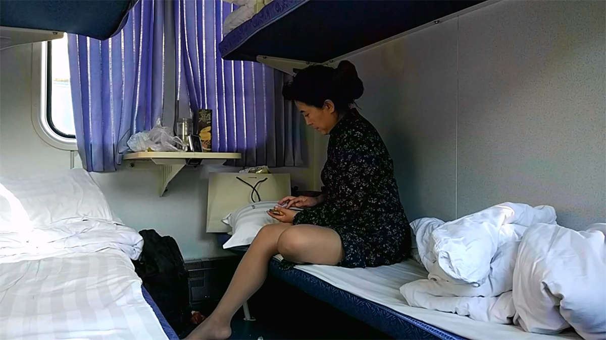 火车上遇到美女