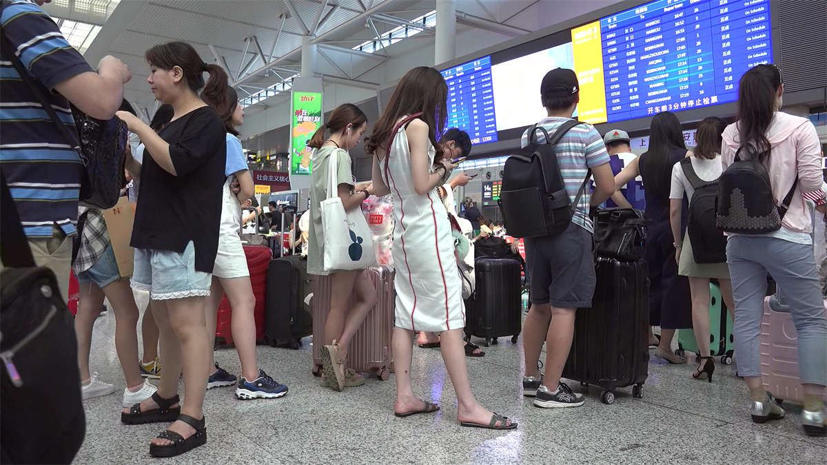 美少女联合出动，同型美足同款凉拖第1期