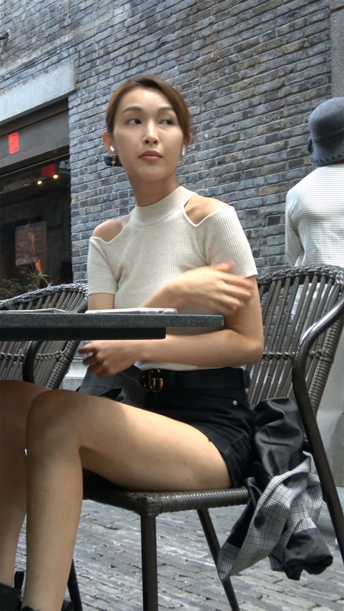 美女闺蜜相约下午茶